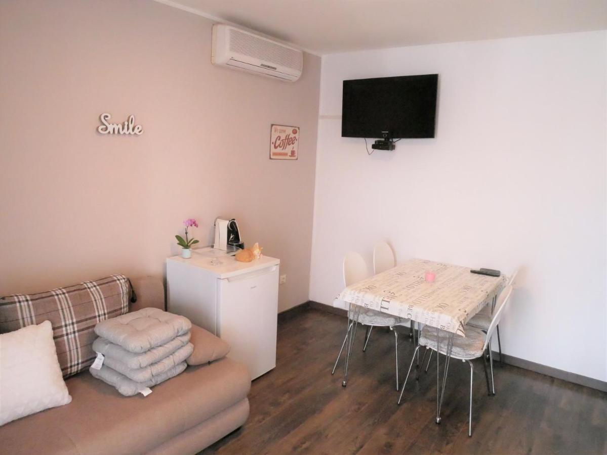 Apartments Kety 로비니 외부 사진